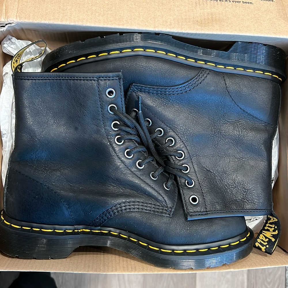 Dr Martens Airwair Carpathian size 8